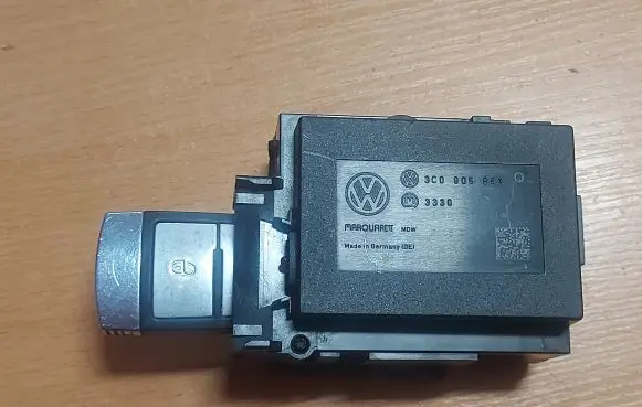Volkswagen PASSAT B6 Ignition lock 3C0905843