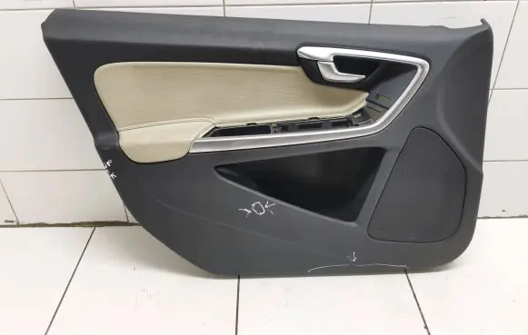 Front door card panel trim
