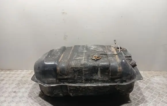 Toyota Land Cruiser (BJ70) Fuel tank