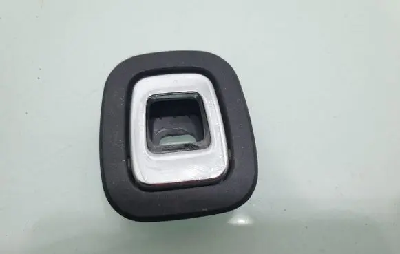 Peugeot 2008 I Tie down hook / loop 978372637700
