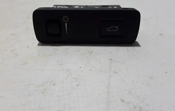 Volvo XC60 Tailgate opening switch 31443873