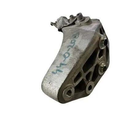Maserati Ghibli Engine mounting bracket 290119