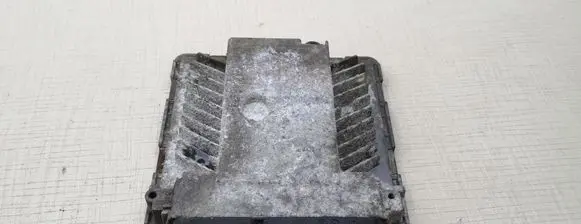 Volkswagen PASSAT B6 Engine control unit/module 03G906018