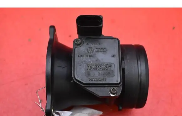 Volkswagen Golf IV Mass air flow meter 06A906461B