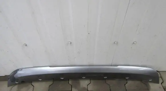 Front bumper lip