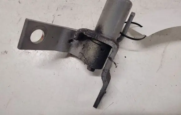Ford Mondeo MK IV Front door upper hinge