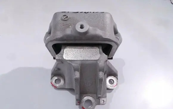 Mitsubishi Eclipse Cross Engine mounting bracket