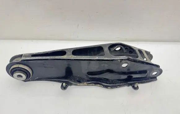 BMW iX Rear control arm 689227102