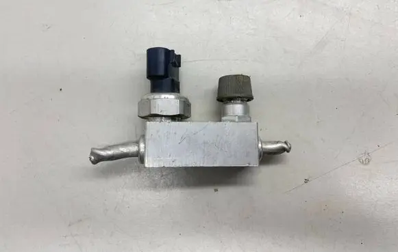 Lexus IS III XE30 Air conditioning (A/C) pressure sensor 499000
