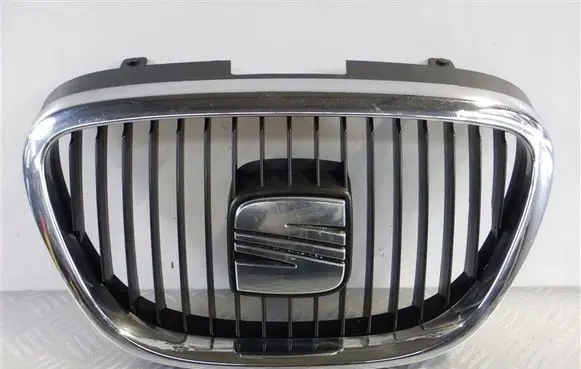 Seat Altea Front bumper upper radiator grill 