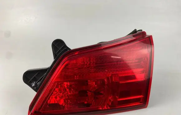 Subaru Legacy Tailgate rear/tail lights 236-20073 23620073