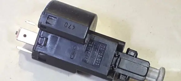 Opel Zafira A Brake pedal sensor switch 09132299