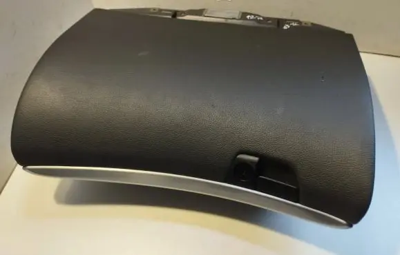Volvo XC70 Glove box 8650374 3865