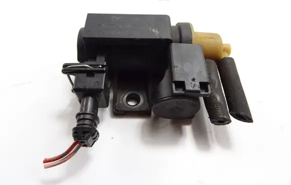 Nissan Qashqai Turbo solenoid valve 8200790180 15T092 70181405