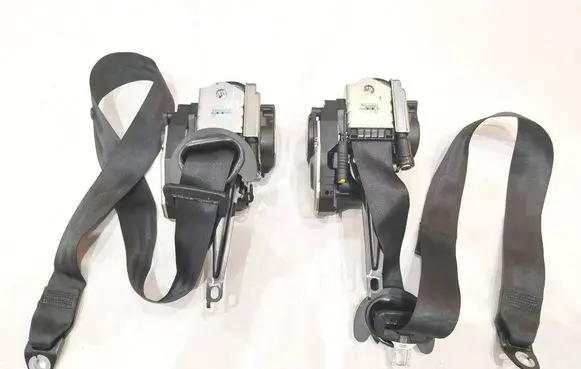 Audi Q7 4M Front seatbelt 4M0857705A 4M0857706A