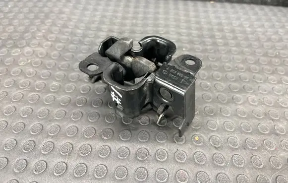Mercedes-Benz C W203 Engine bonnet/hood lock/catch A2038800060