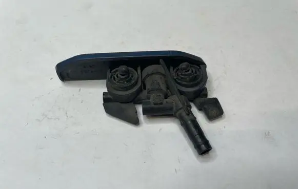 BMW 3 E46 Headlight washer spray nozzle cap/cover 6167 8374370