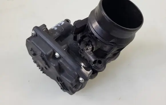 BMW 2 F45 Throttle valve 8512452