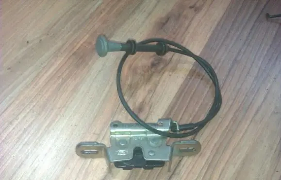 Ford Mondeo MK I Tailgate/trunk/boot lock/catch/latch 93BBA613D60AH