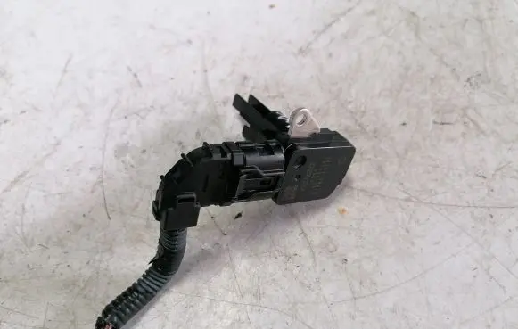Toyota Prius (XW30) Mass air flow meter 2220428010 1974005310