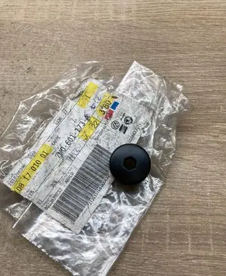 Volkswagen Sharan Wheel nut cap/cover 7M0601173A