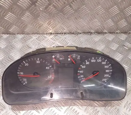 Volkswagen PASSAT B5 Speedometer (instrument cluster) 3B0919881N 110008794023