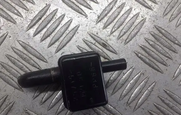Toyota Camry Valve vacuum 25719-62050