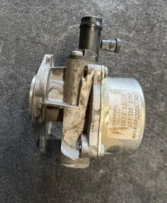 Renault Clio III Vacuum pump 7006730300 8200577807