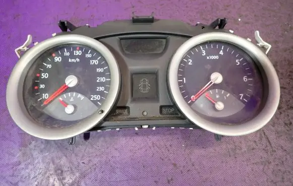 Renault Megane II Speedometer (instrument cluster) 8200306538