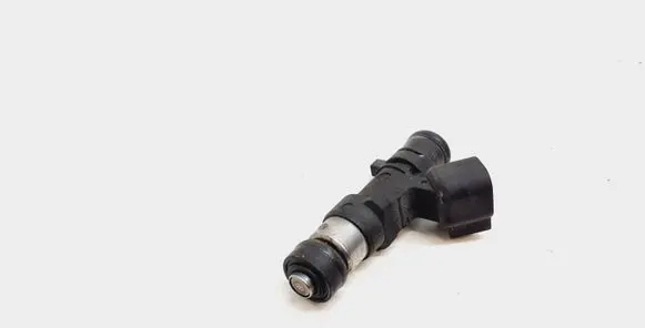 Volvo S80 Fuel injector 8653891