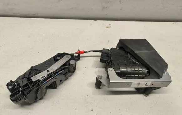Mercedes-Benz Vito Viano W447 Sliding door lock A4477600010