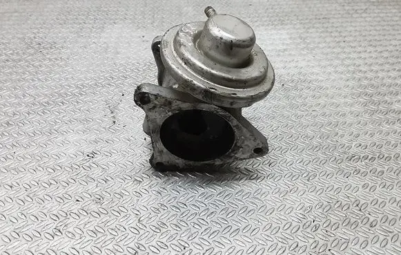 Volkswagen Golf IV EGR valve 038129637D