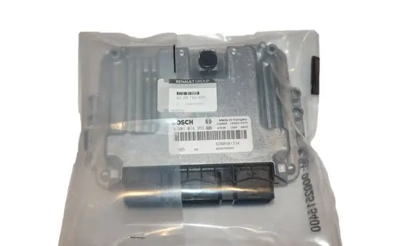 Renault Megane II Engine control unit/module 8200762665 0281014353
