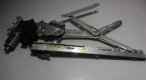 Opel Astra H Front window lifting mechanism without motor