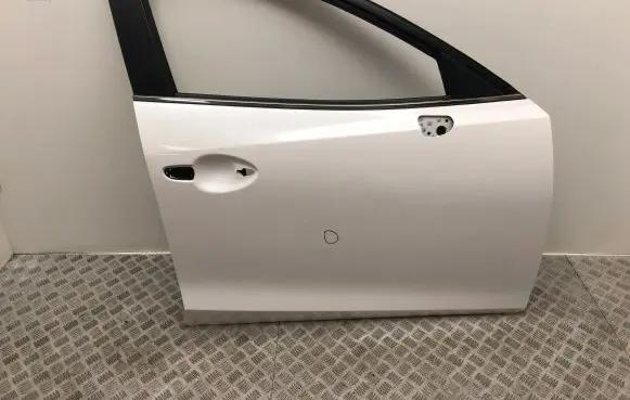 Mazda 3 III Front door