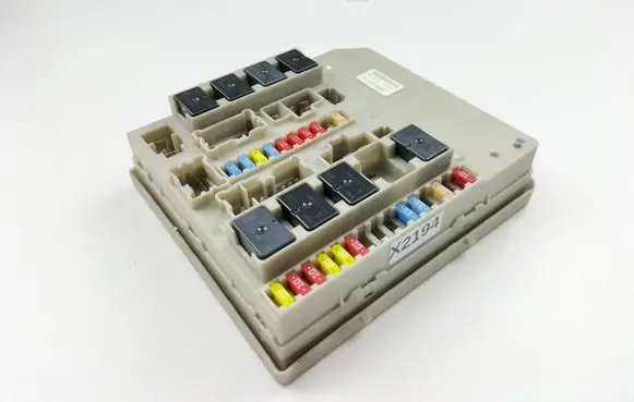 Renault Clio III Fuse module 674658A