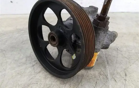 Renault Espace IV Power steering pump 7700426719