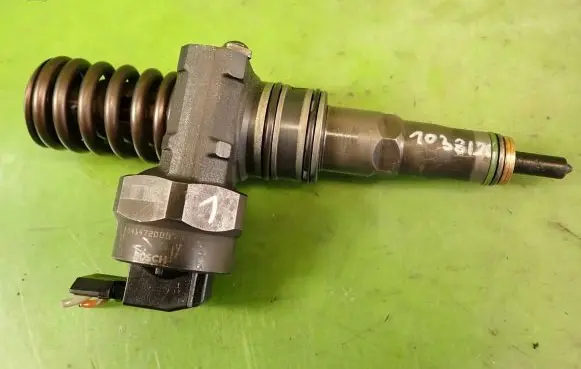 Volkswagen PASSAT B5 Fuel injector