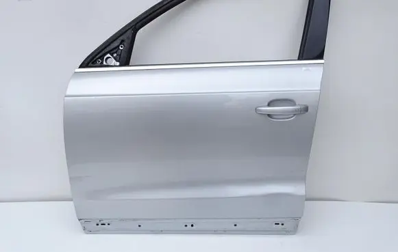 Audi RS Q3 Front door LX7W
