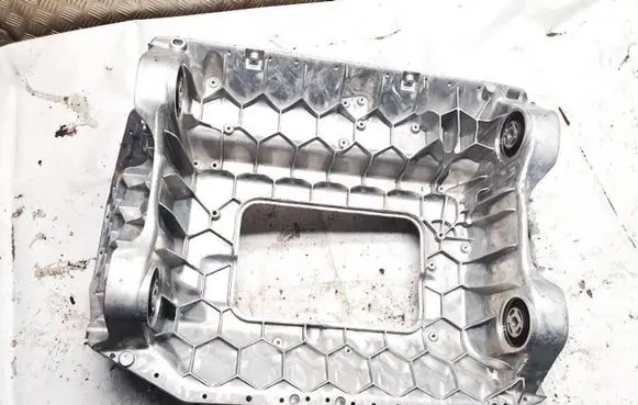 Engine mount bracket
