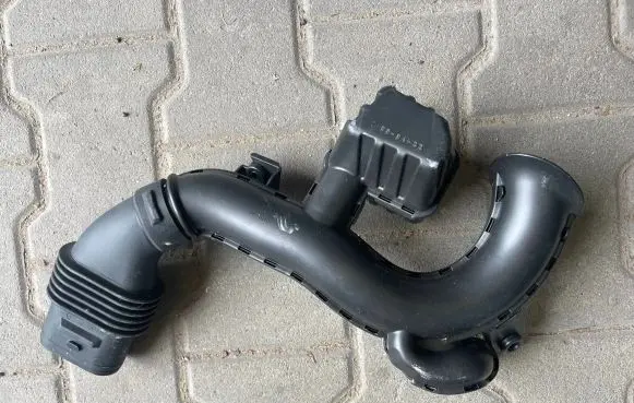 Renault Twingo III Air intake hose/pipe 165559608R 72491105 HMLGT7786R