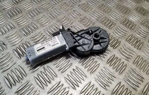 Volkswagen PASSAT B8 Seat adjustment motor 922174105 401655627