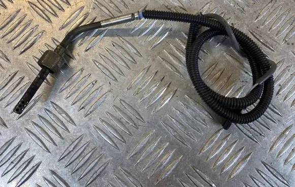 Mercedes-Benz CLS C219 Exhaust gas temperature sensor A0071539828