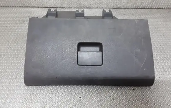 Volkswagen Fox Glove box