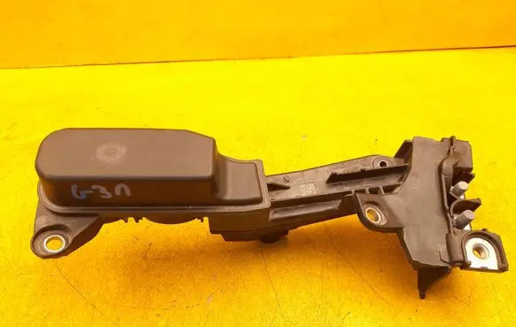 BMW 5 G30 G31 G38 Current control relay 9339827