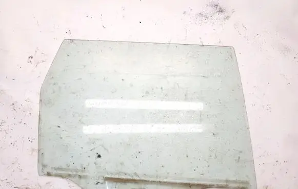 Nissan X-Trail T31 Rear door window glass