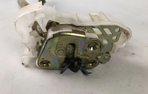 Subaru Outback Front door lock