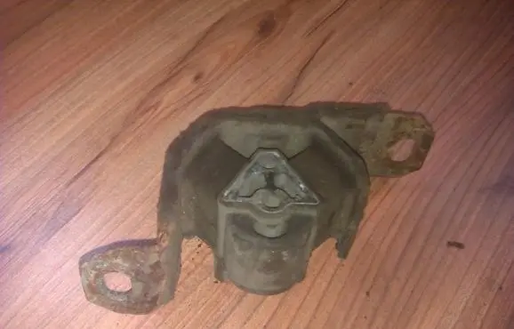 Opel Tigra A Engine mount bracket 90495170