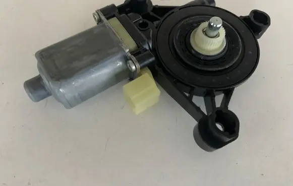 Audi Q7 4M Rear door window regulator motor 8W0959802