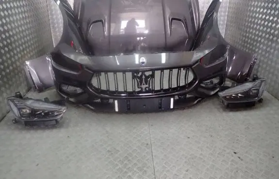 Maserati Levante Front piece kit 